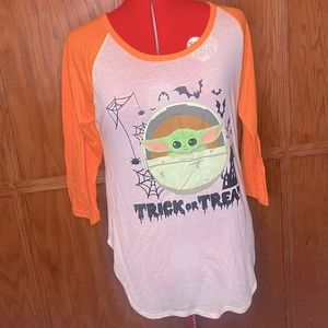 NWT: baby yoda shirt
